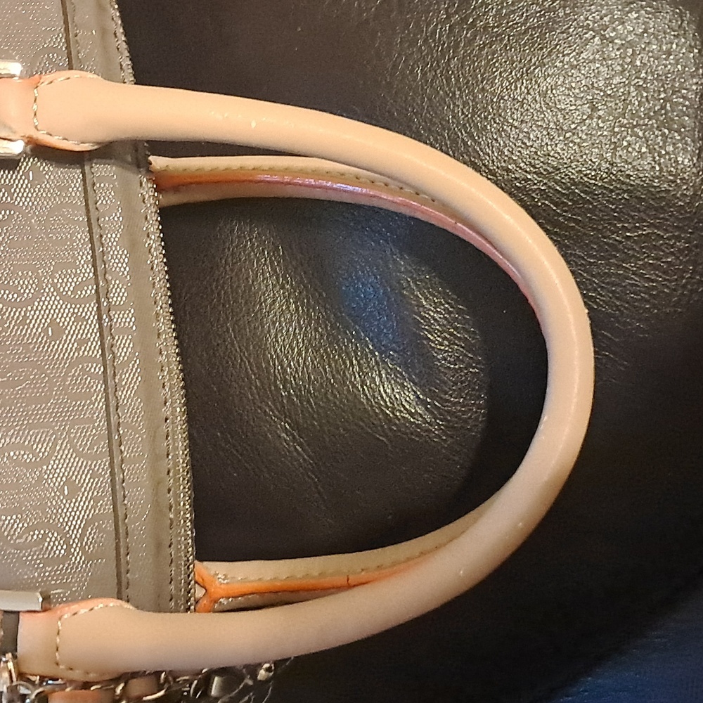 Guess Handbag - Picture 12 of 13